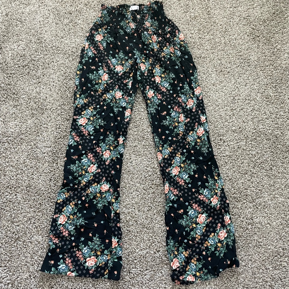 O’Neill brand flowy surf pants XS